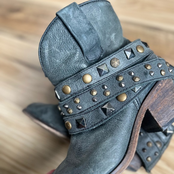 Corral Black Studded Ankle Boots - Picture 4 of 7